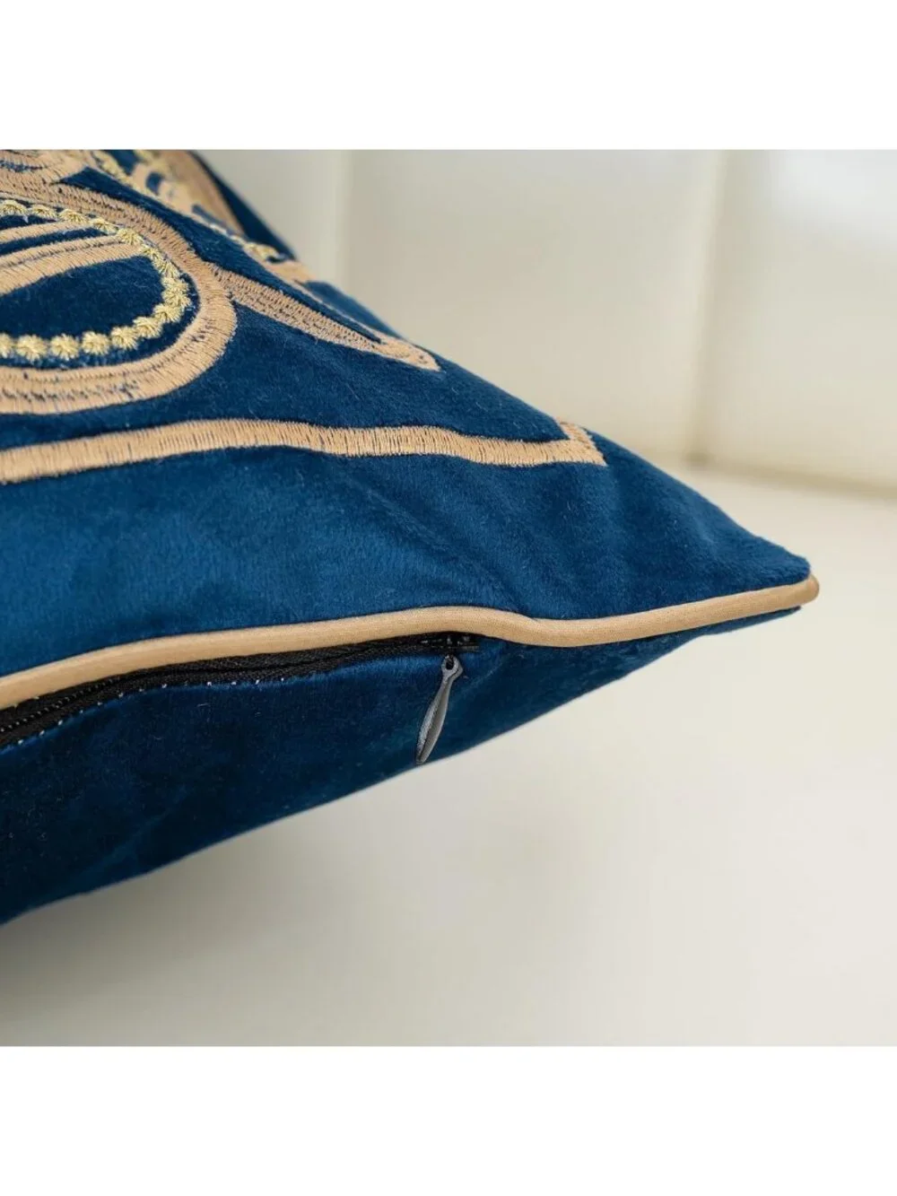 Luxurious 18x18 Floral Velvet Pillow Cover, Embroidered Decorative Throw for